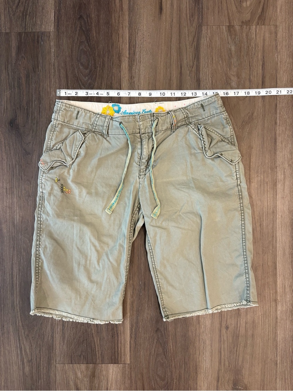 American Eagle Outfitters Khaki Drawstring Women’s Shorts - Light Olive